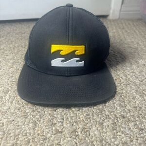 Billabong Black Trucker Hat Adjustable Mesh Back Men's Wave Logo Outdoor Beach